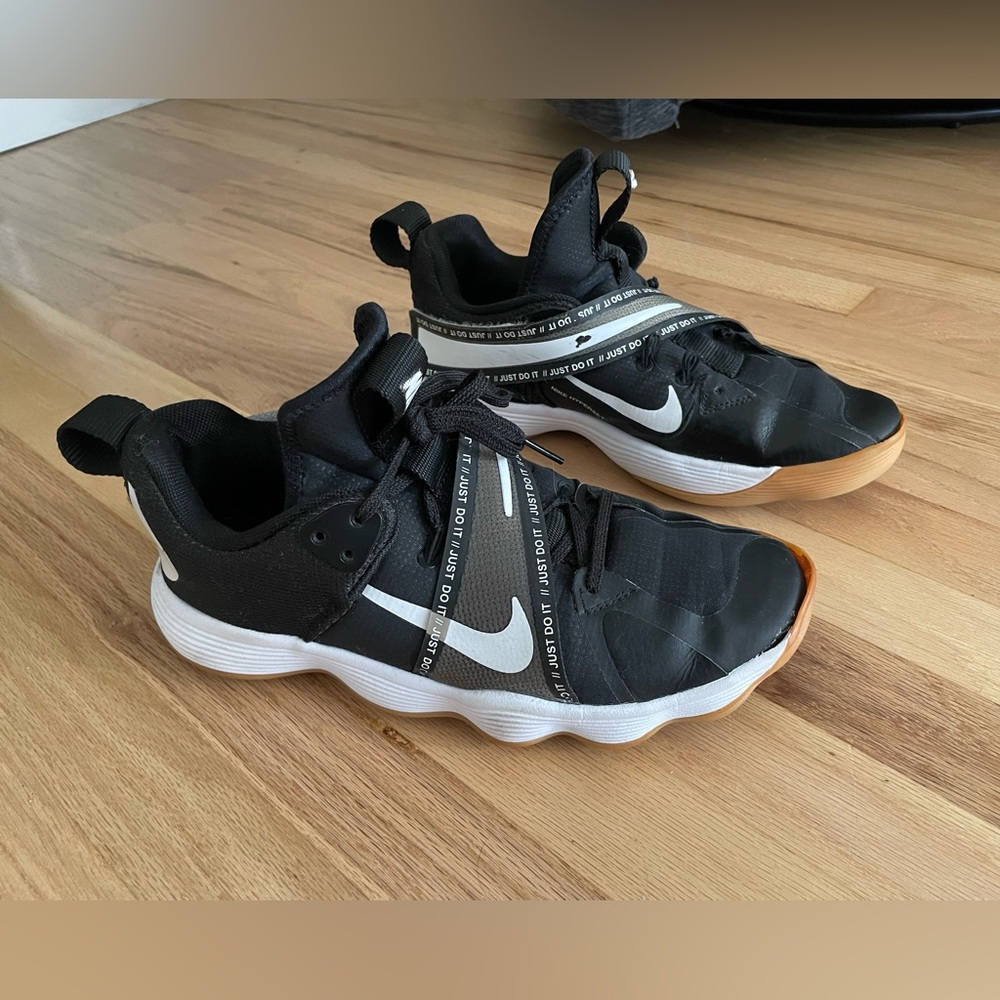 Nike React HyperSet Volleyball Shoes Women Sz 9 Black Gum Indoor Court Sneakers